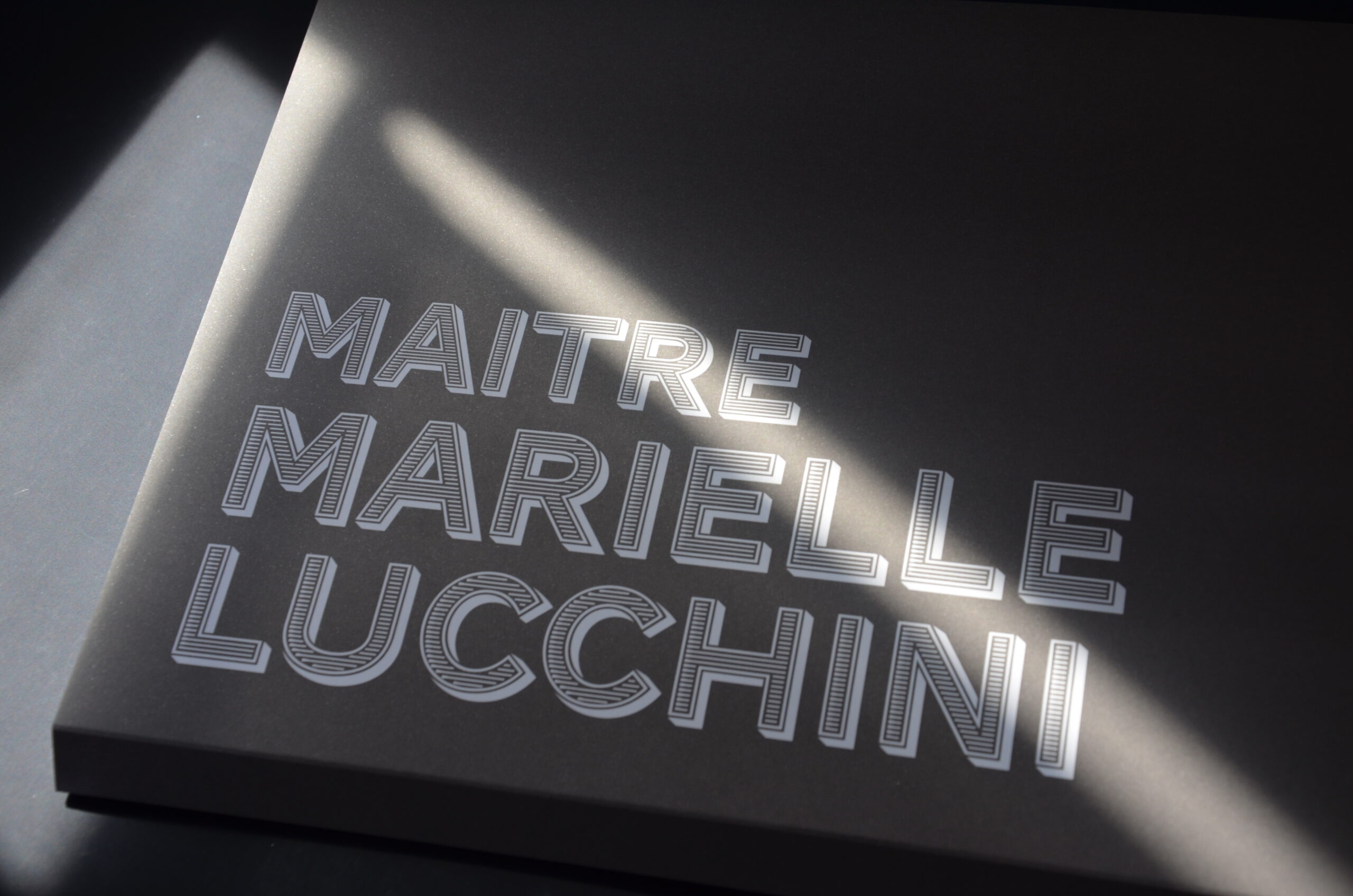 Création Le Studio D :  pour Maitre Marielle Lucchini, deuxième visuel